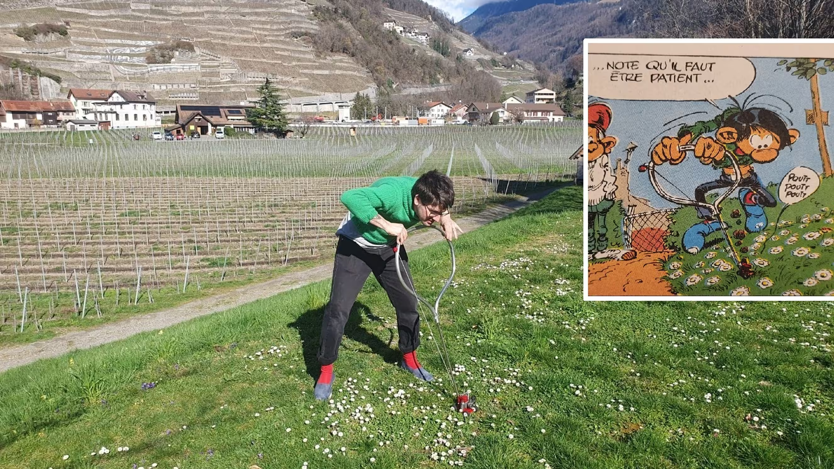 Le bricoleur suisse David Foutimasseur présente sa mini-tondeuse à gazon lors du festival BD au château, à Aigle -Suisse, le 16 mars 2024.